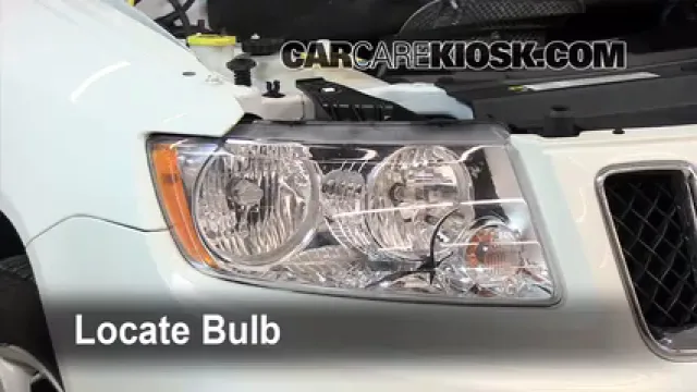 2011 Jeep Compass 2.4L 4 Cyl. Éclairage Feu clignotant avant (remplacer l'ampoule)